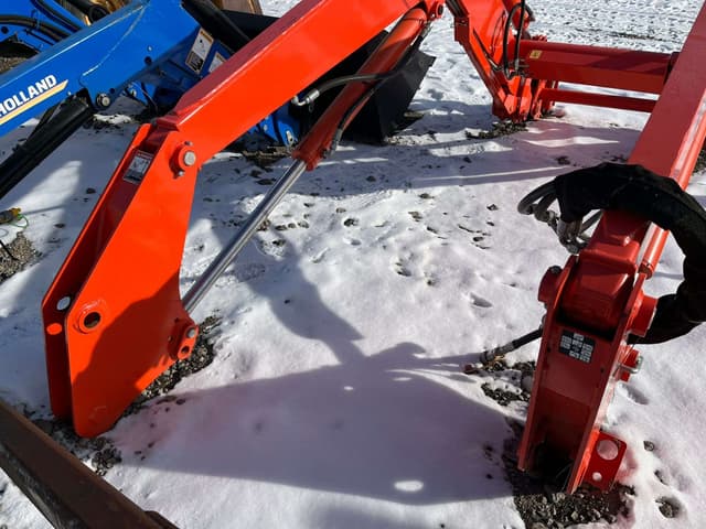 Image of Kubota LA2255 equipment image 3