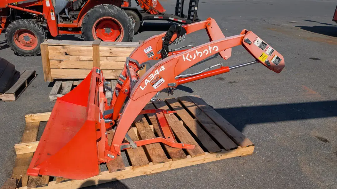 Image of Kubota LA344S Image 0