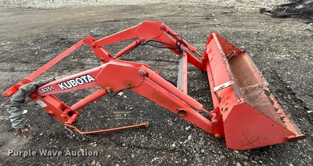 Image of Kubota LA351 equipment image 3
