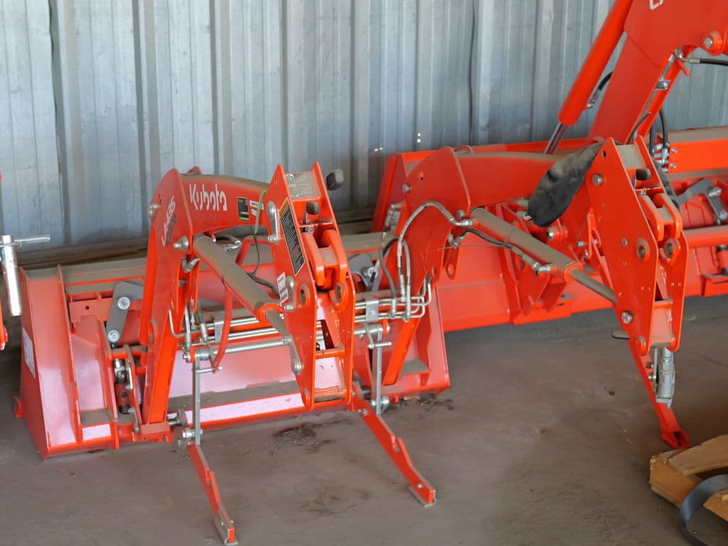 Image of Kubota LA435 Image 0