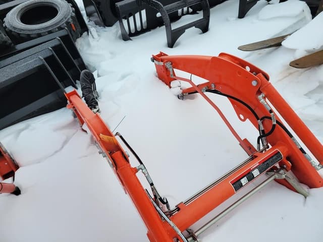Image of Kubota LA435 equipment image 3