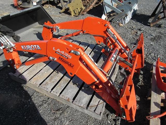 Image of Kubota LA435 equipment image 3