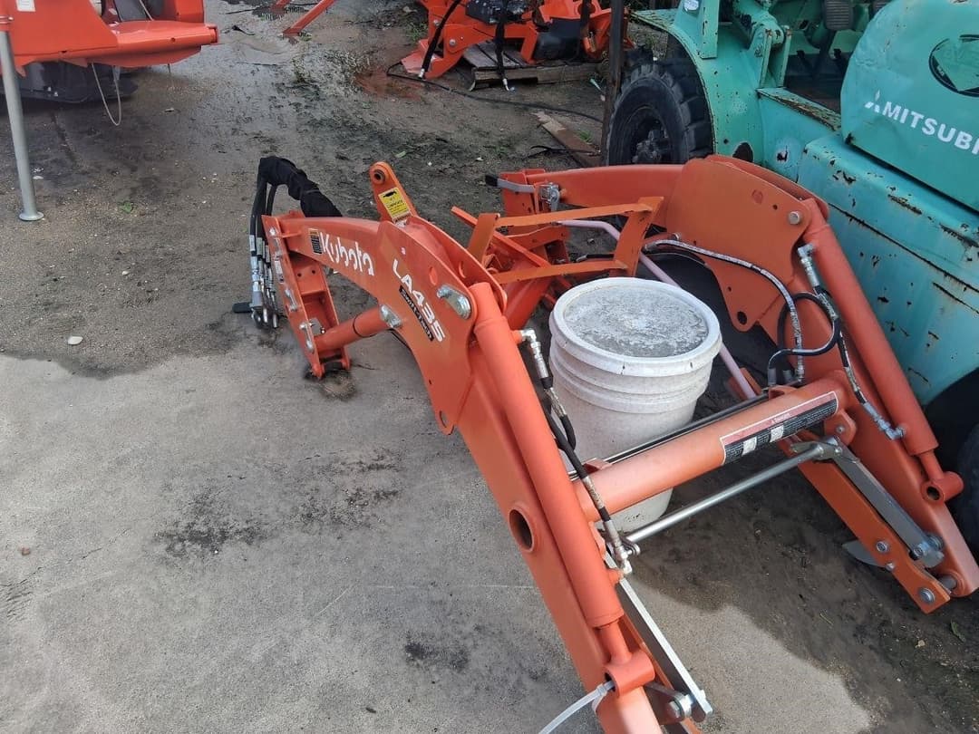 Image of Kubota LA435 Image 1
