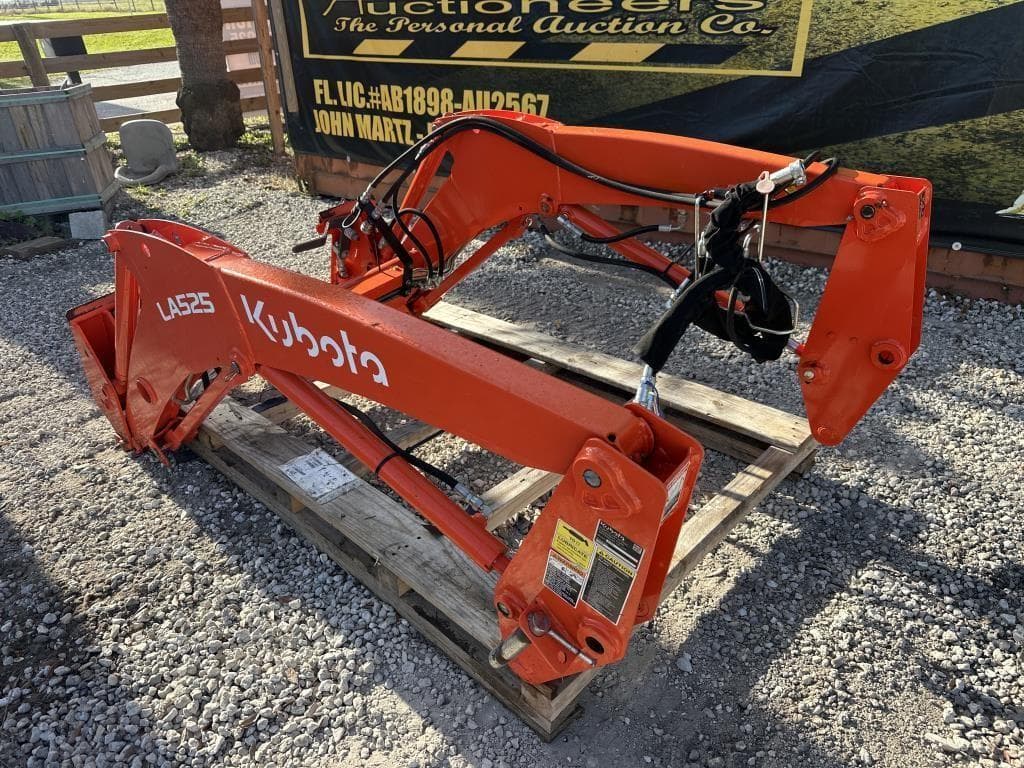 Image of Kubota LA525 Image 1