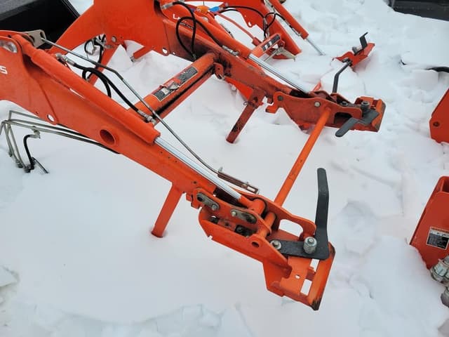 Image of Kubota LA535 equipment image 4