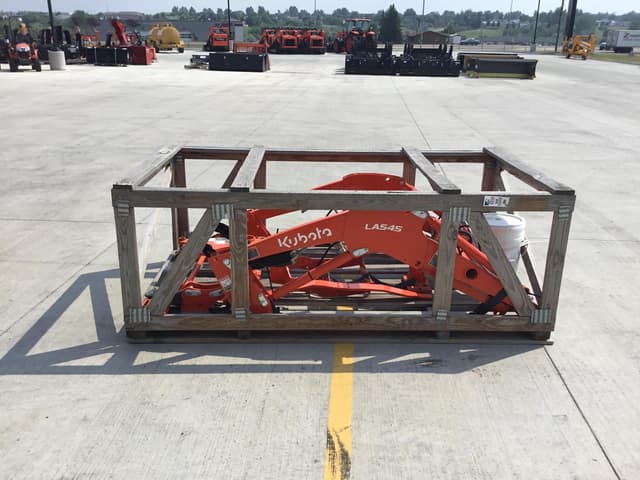 Image of Kubota LA545 equipment image 4