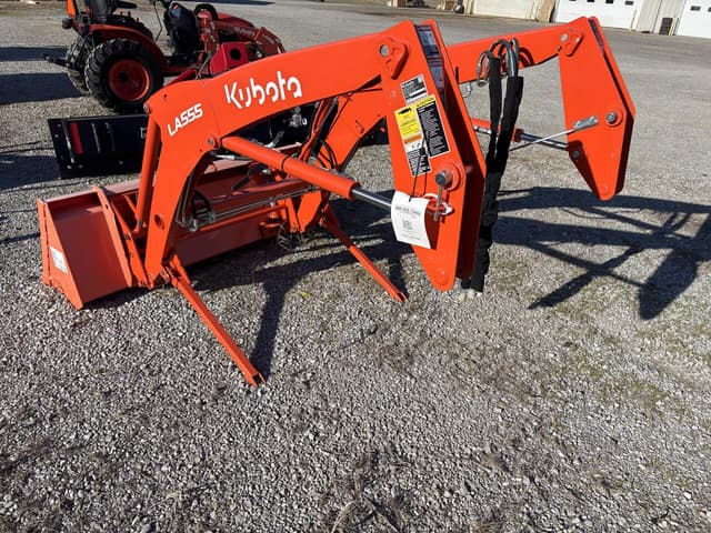 Image of Kubota LA555 equipment image 4