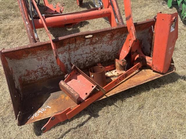Image of Kubota LA680 equipment image 4
