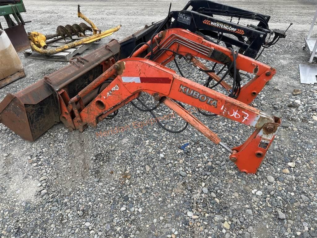 SOLD - Kubota LA723 Lot No. 4527 Other Equipment | Tractor Zoom
