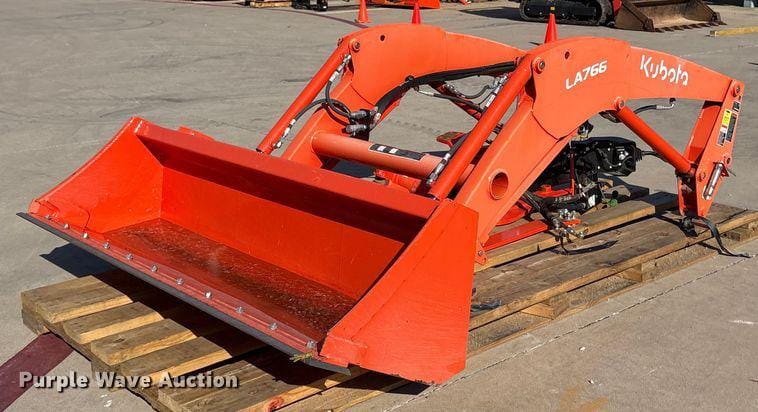 Main image Kubota LA766
