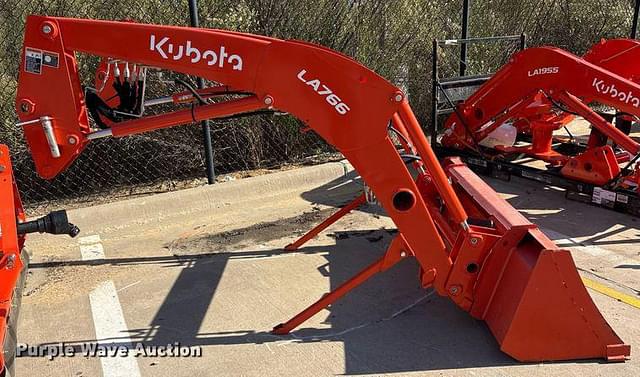 Image of Kubota LA766 equipment image 3