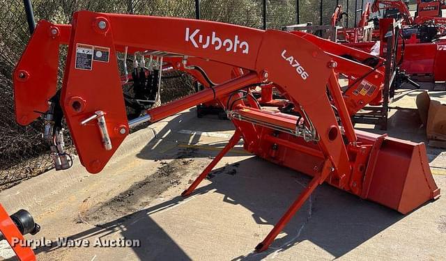 Image of Kubota LA766 equipment image 4