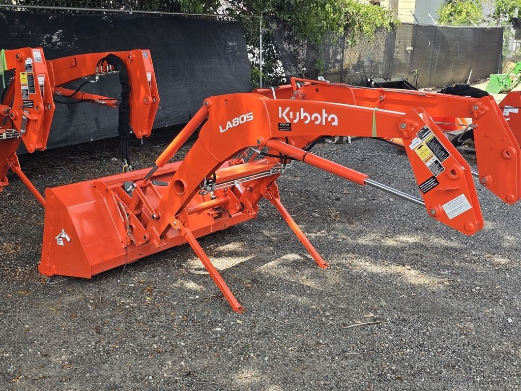 Kubota LA805 Equipment Image0