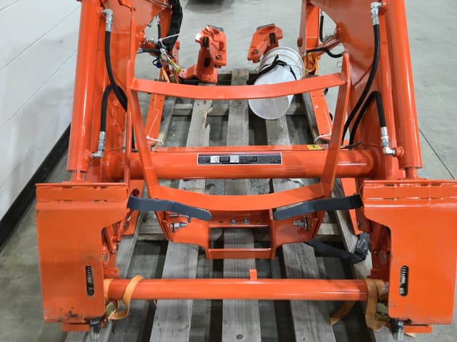 Image of Kubota LA805 equipment image 3