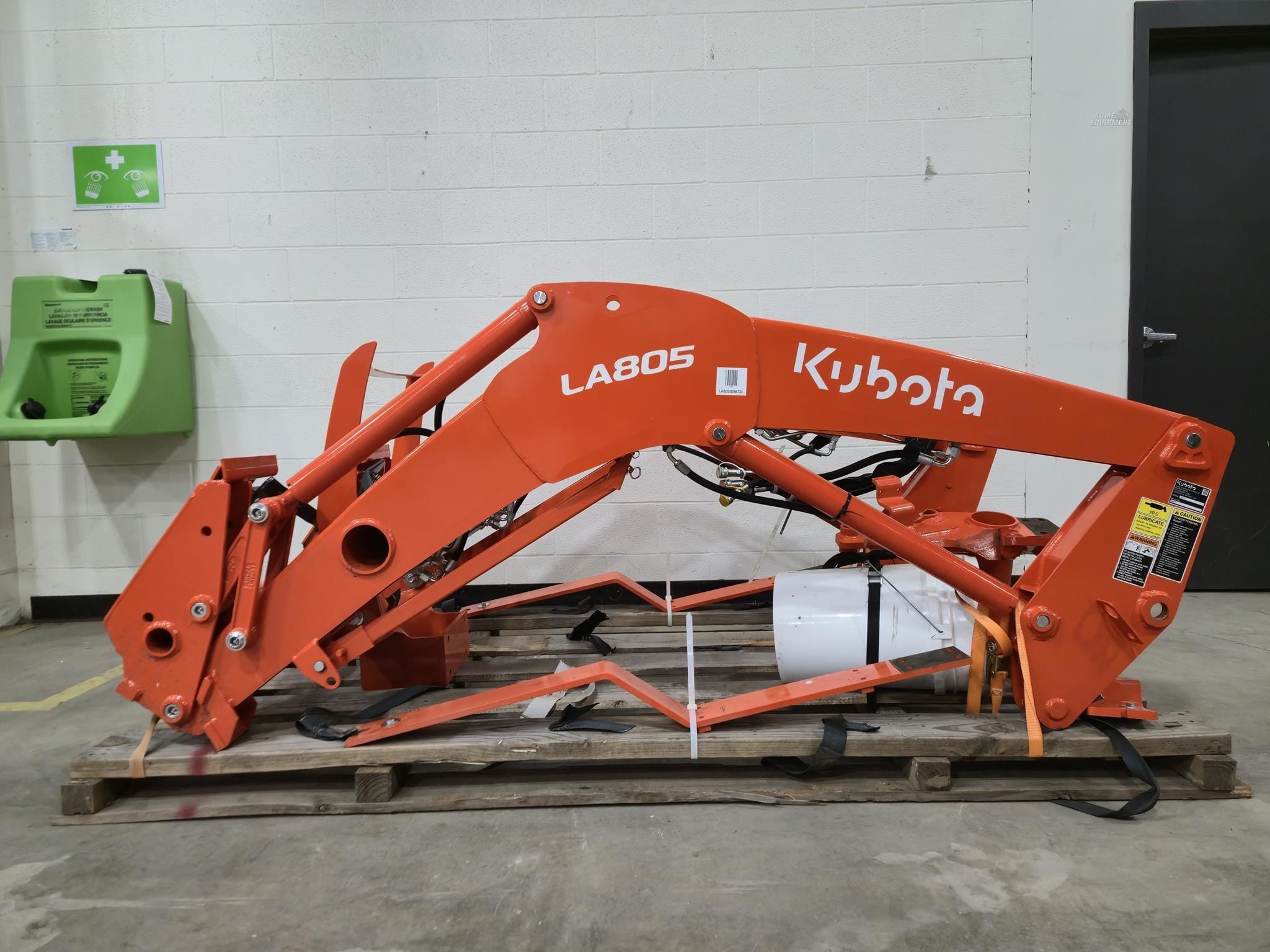 Kubota LA805 Equipment Image0
