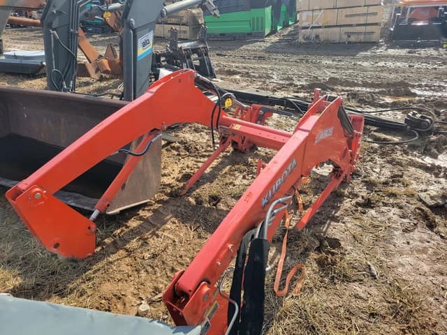 Image of Kubota LA805 equipment image 2