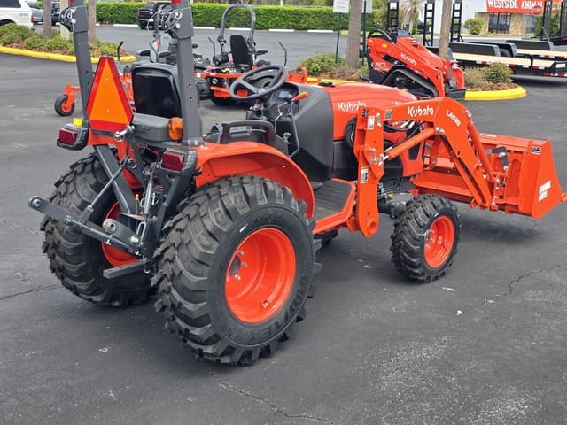 Image of Kubota LX2620 equipment image 3