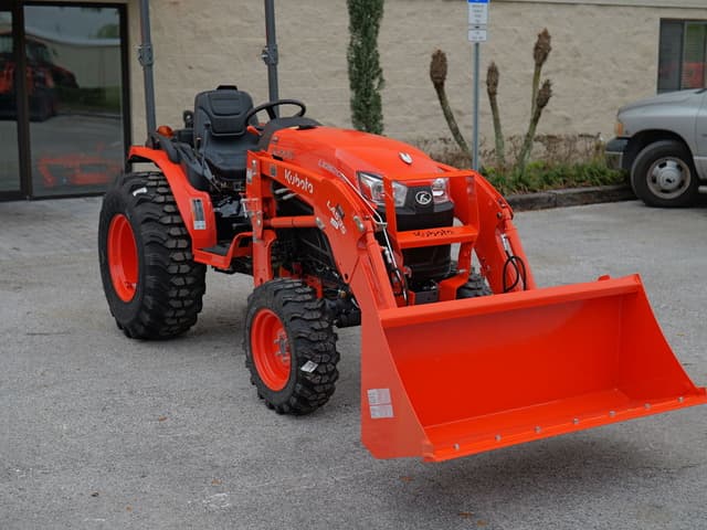 Image of Kubota LX2620 equipment image 1