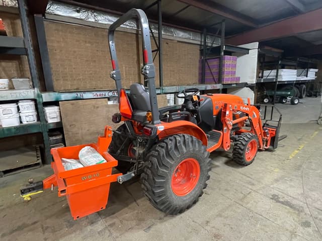 Image of Kubota LX2610 equipment image 4