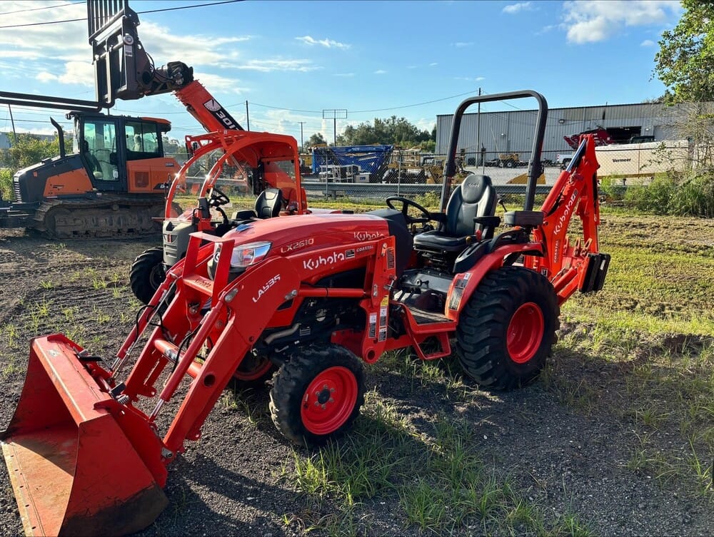 Main image Kubota LX2610HSD
