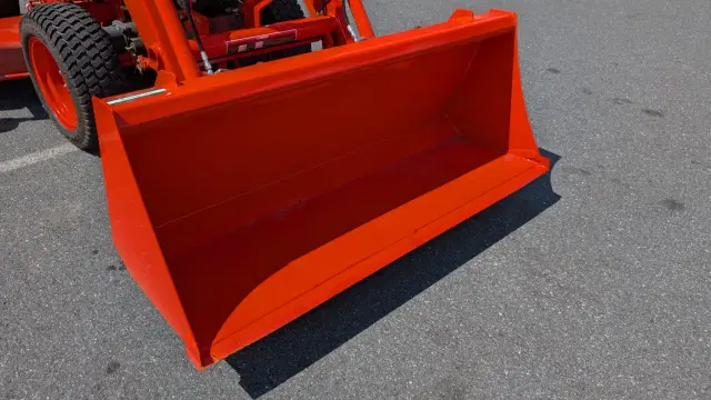 Image of Kubota LX2610HSD equipment image 1