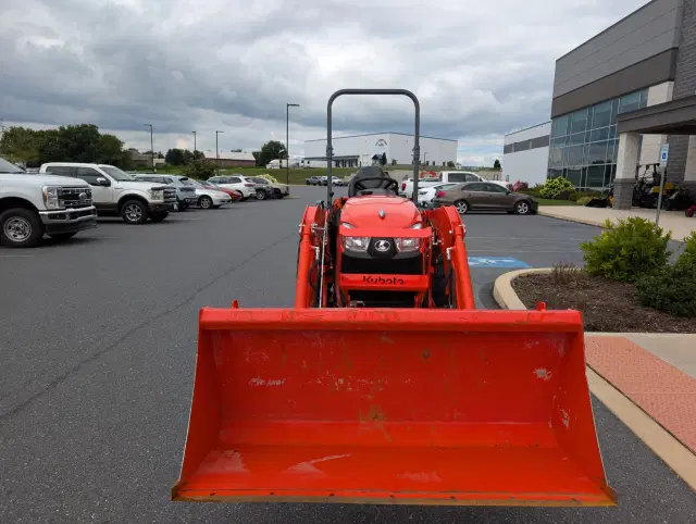 Image of Kubota LX2610HSD equipment image 4