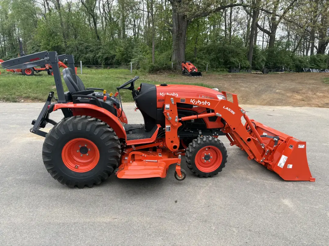 Image of Kubota LX2610HSD Image 1