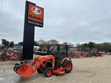 Main image Kubota LX2610HSDC