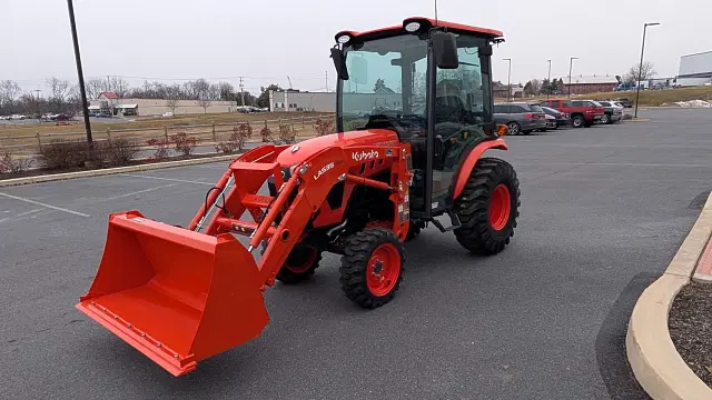 Image of Kubota LX2610HSDC equipment image 2