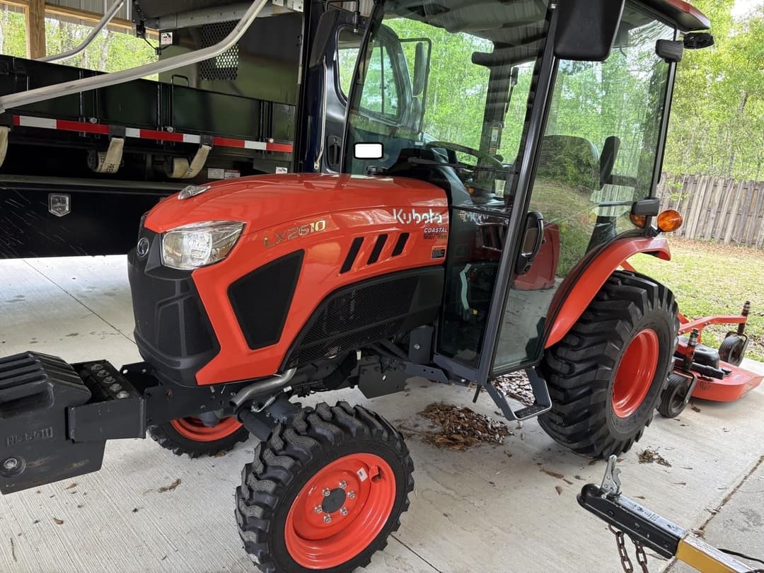 Image of Kubota LX2610HSDC Image 1