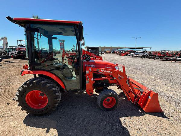 Image of Kubota LX2610HSDC equipment image 1