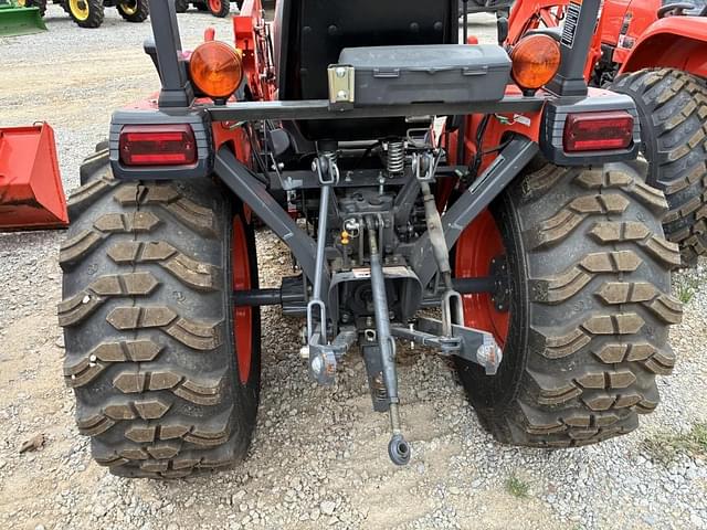 Image of Kubota LX2610SU equipment image 4