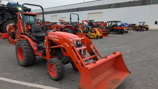 Image of Kubota LX2610SUHSD equipment image 4