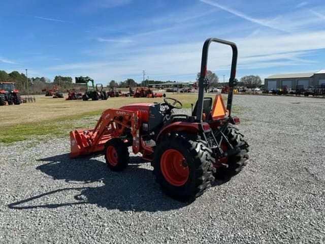 Image of Kubota LX2610SUHSD equipment image 3