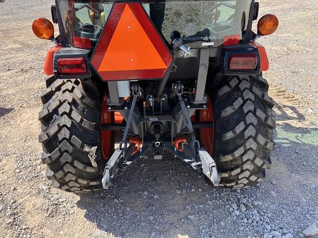 Image of Kubota LX2620HSD equipment image 4