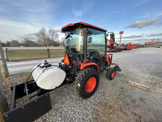 Image of Kubota LX2620 equipment image 2