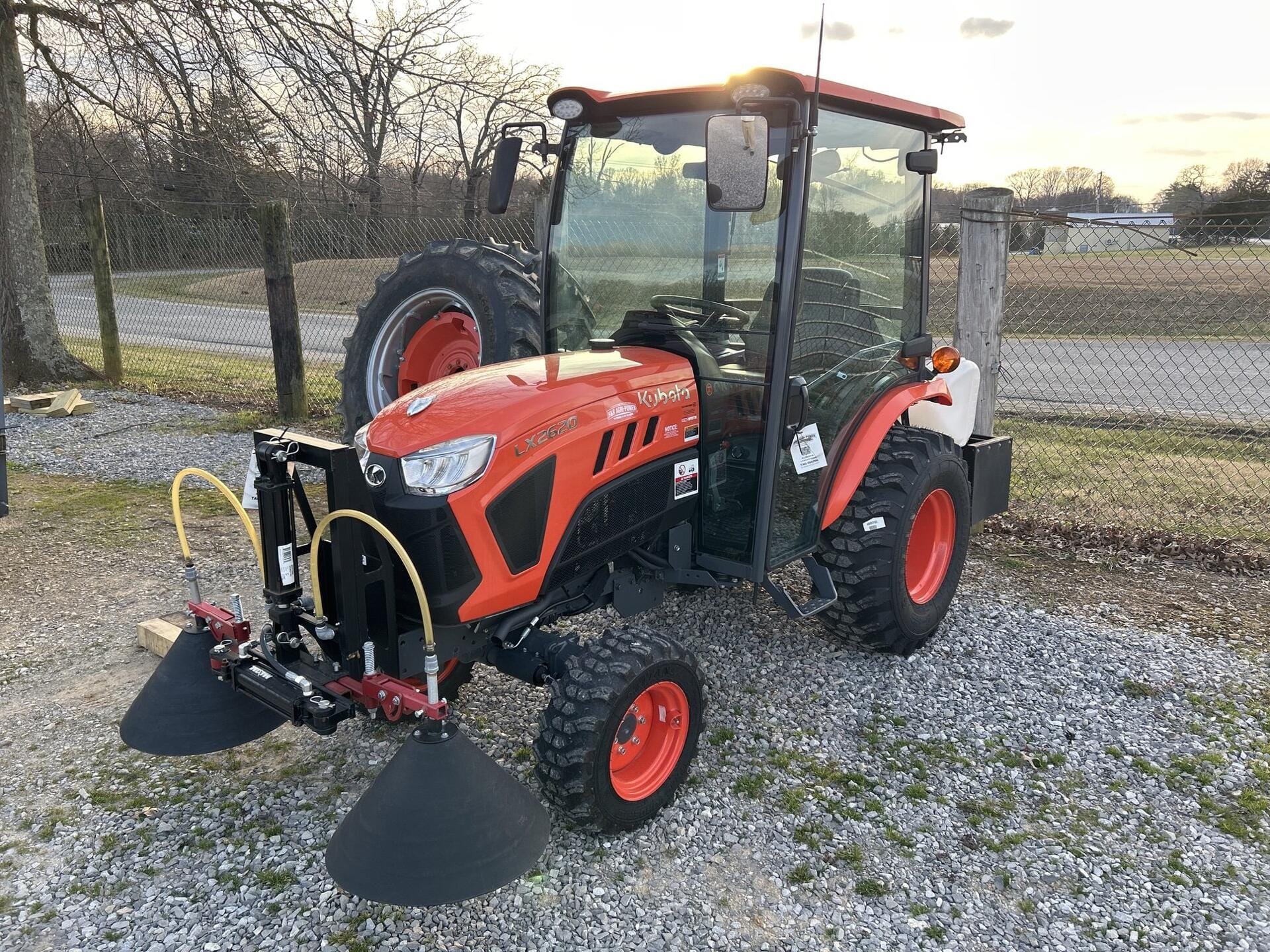 Kubota LX2620 Equipment Image0