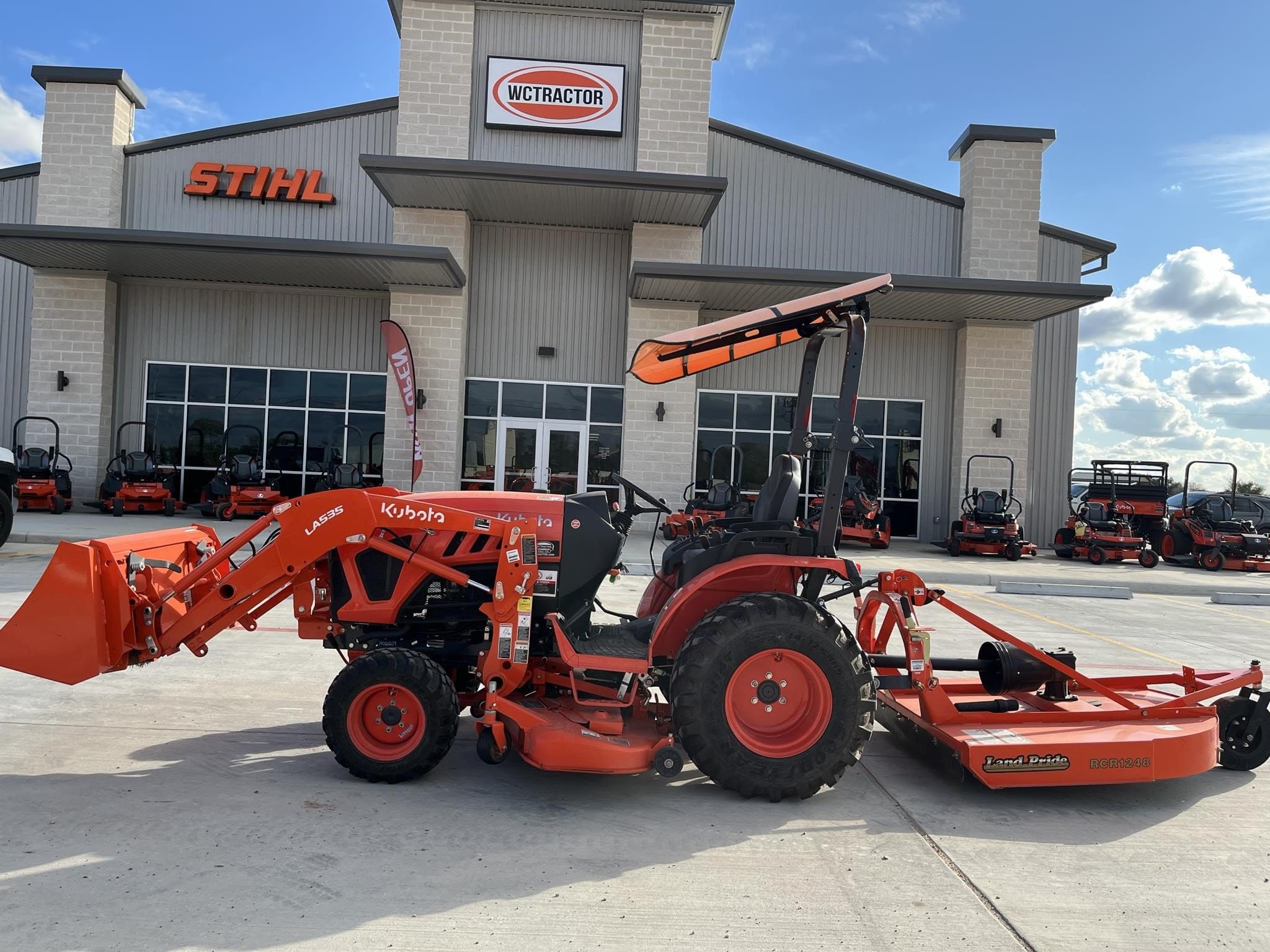 2024 Kubota LX2620HSD Equipment Image0