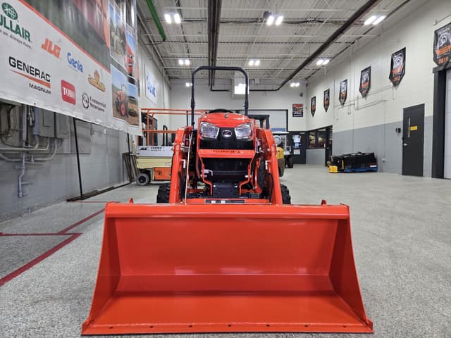 Image of Kubota LX2620HSDC equipment image 2