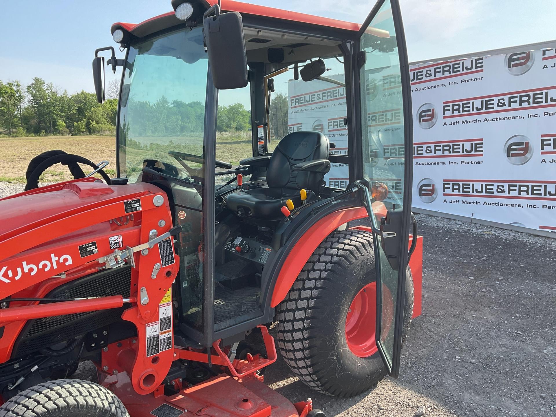 Kubota LX3310 Tractors Less than 40 HP for Sale Tractor Zoom