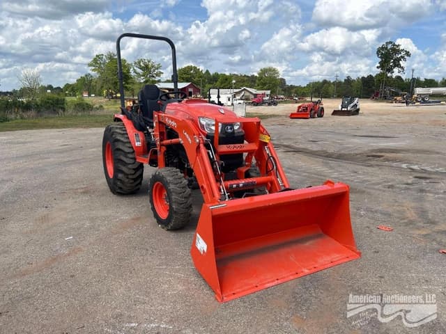 Image of Kubota LX3310HSD equipment image 2