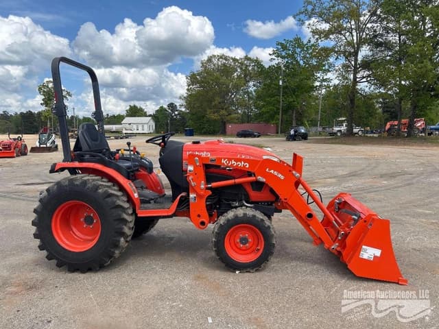 Image of Kubota LX3310HSD equipment image 3