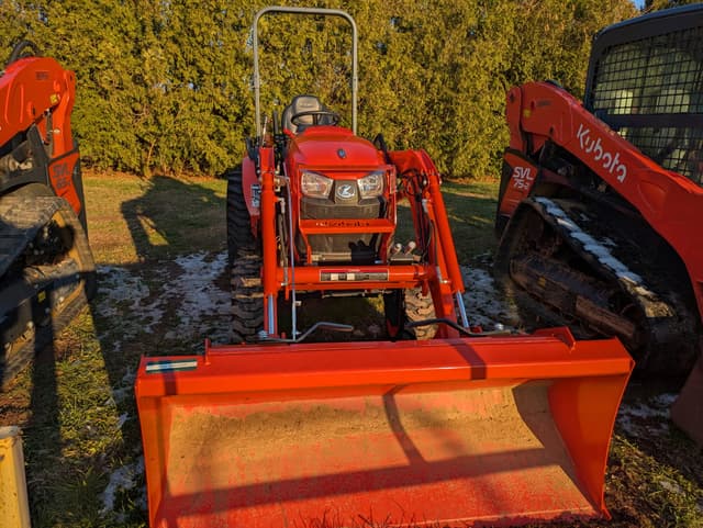 Image of Kubota LX3310HSD equipment image 2