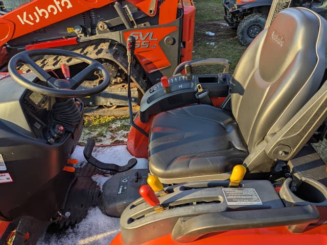 Image of Kubota LX3310HSD equipment image 1