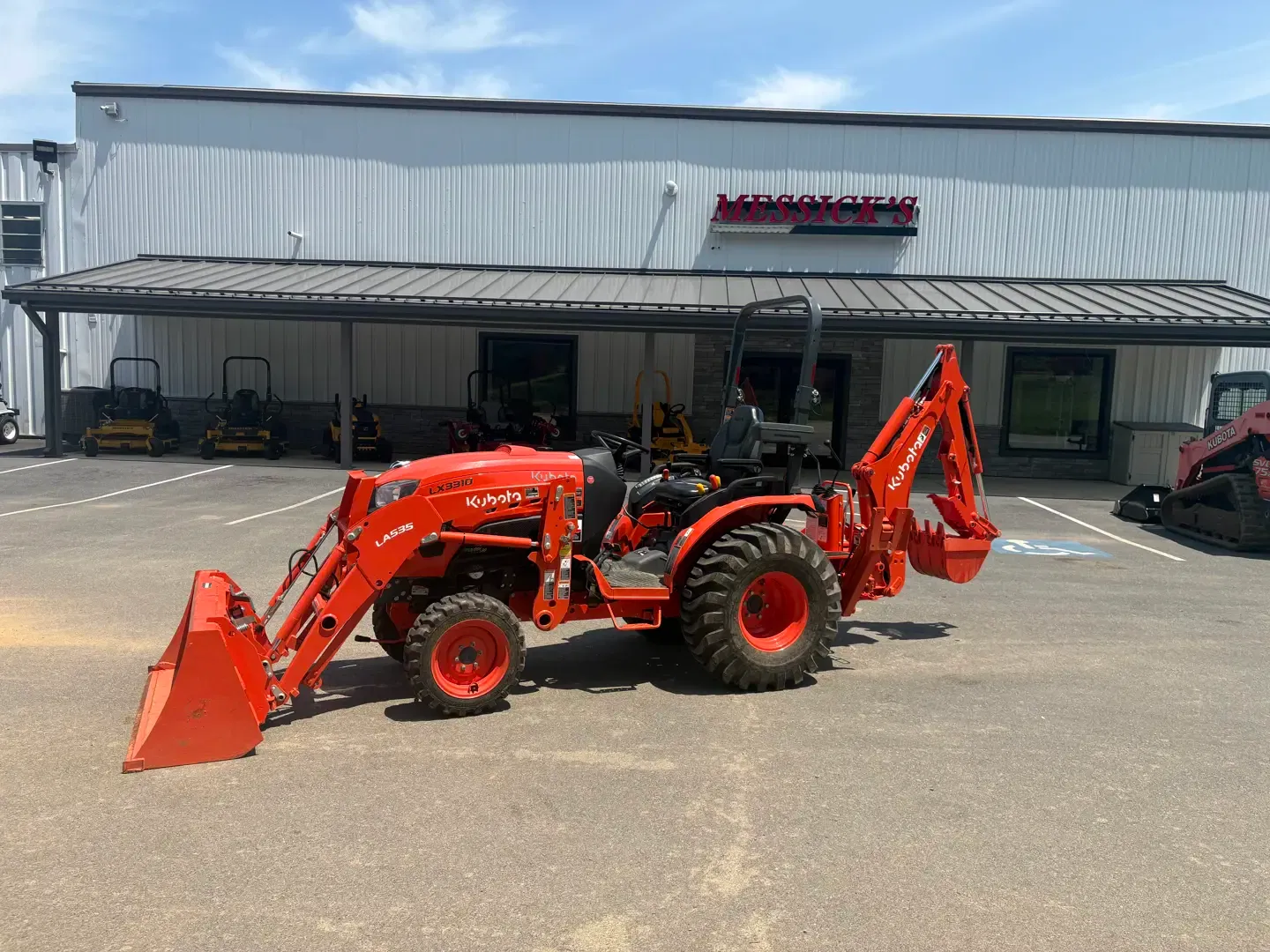Kubota LX3310HSD Equipment Image0