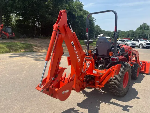 Image of Kubota LX3310HSD equipment image 1