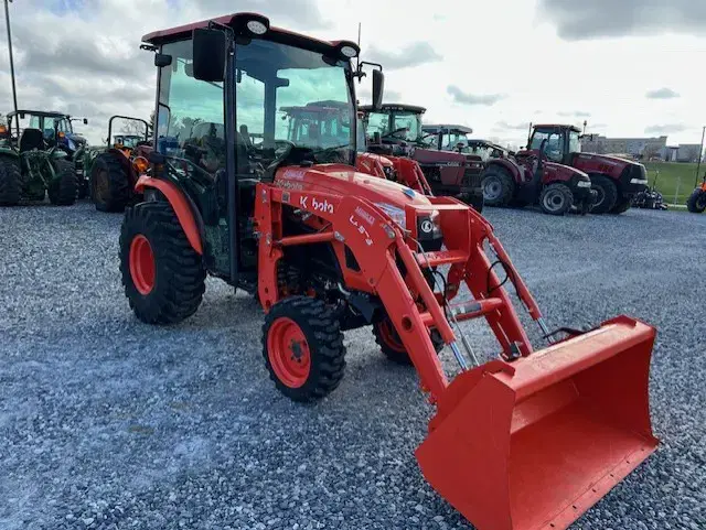 Image of Kubota LX3310HSDC equipment image 2