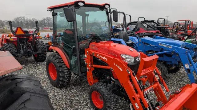 Image of Kubota LX3310HSDC equipment image 3