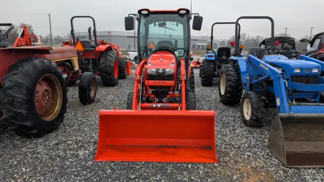 Image of Kubota LX3310HSDC equipment image 4