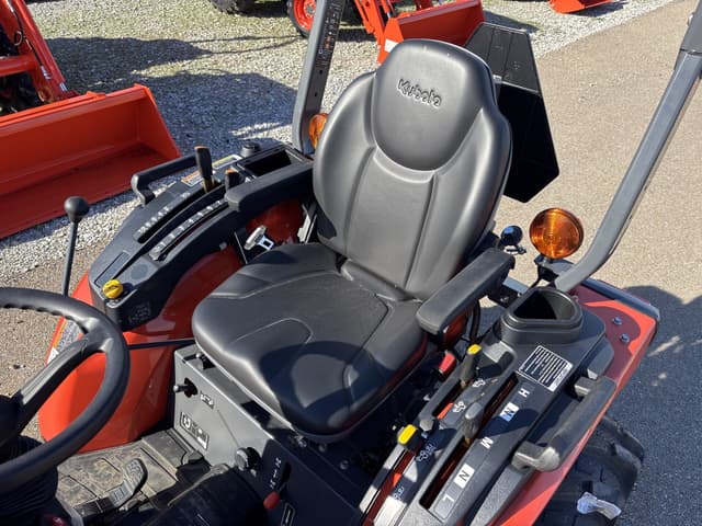 Image of Kubota LX3520 equipment image 1